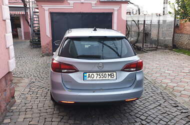 Универсал Opel Astra 2016 в Ужгороде