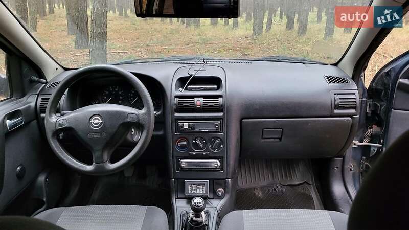 Седан Opel Astra 2004 в Переяславе