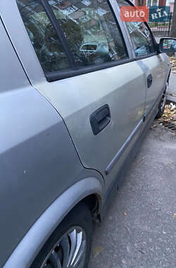 Хэтчбек Opel Astra 2001 в 