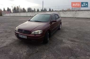 Хэтчбек Opel Astra 2003 в 