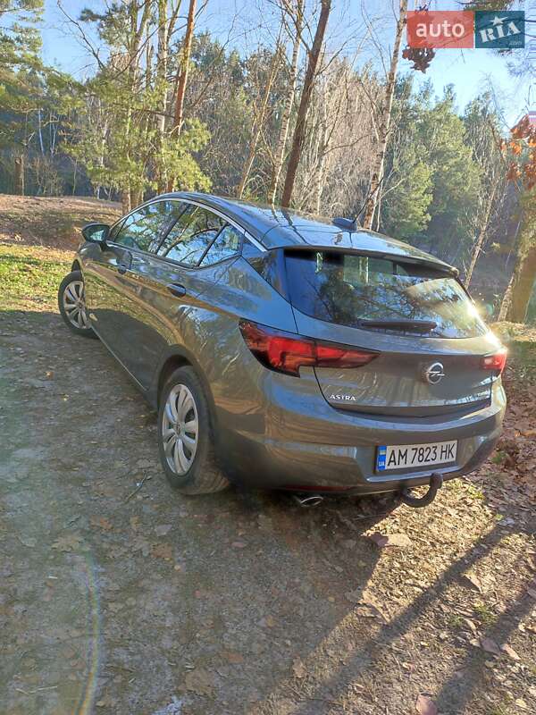 Хетчбек Opel Astra 2017 в Овручі