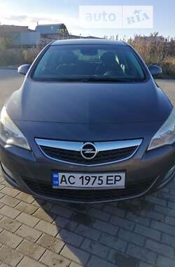 Opel Astra 2011