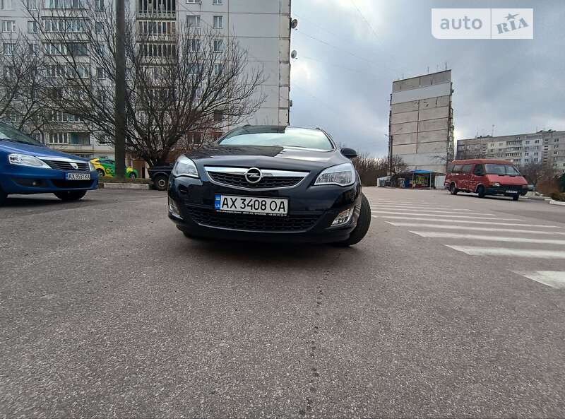 Универсал Opel Astra 2011 в Харькове