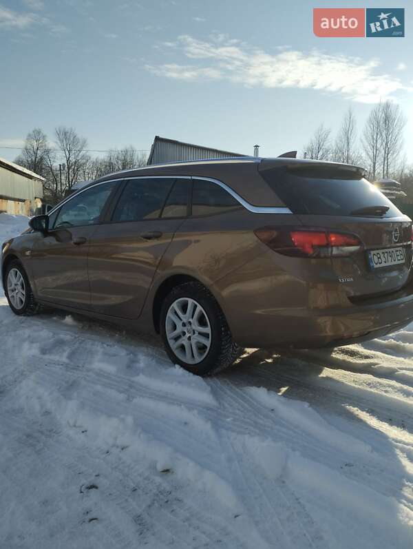 Универсал Opel Astra 2016 в Талалаевке