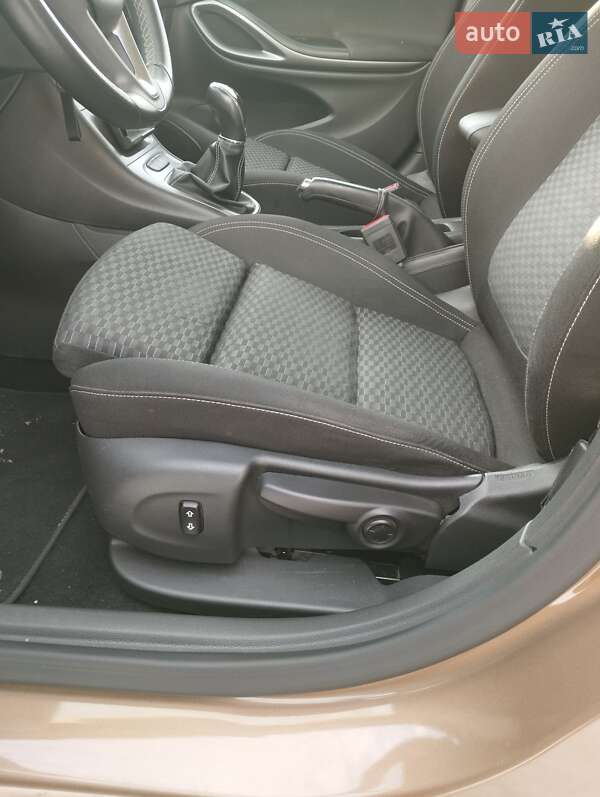 Универсал Opel Astra 2016 в Талалаевке