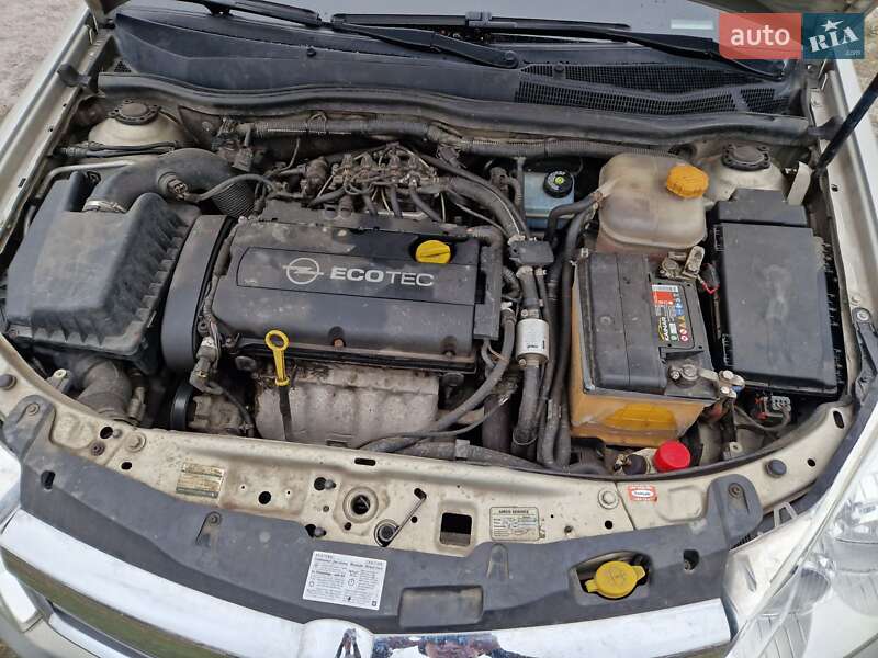 Универсал Opel Astra 2009 в Зачепиловке