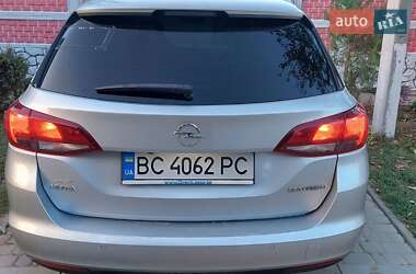 Универсал Opel Astra 2018 в Знаменке