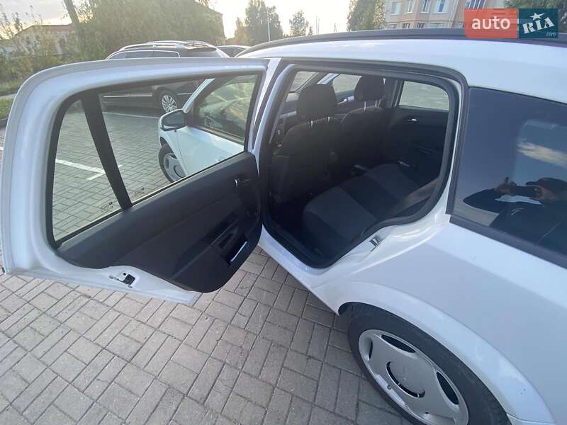 Универсал Opel Astra 2005 в Ковеле