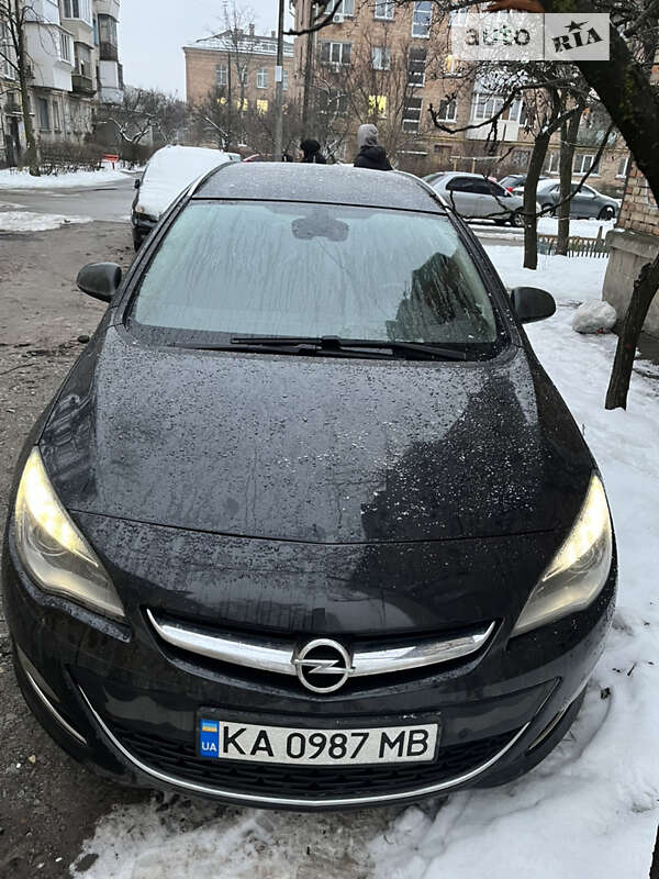 Універсал Opel Astra 2014 в Києві