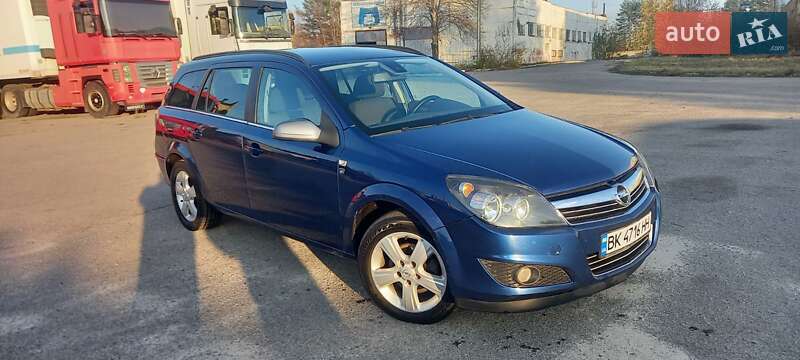 Универсал Opel Astra 2010 в Славутиче