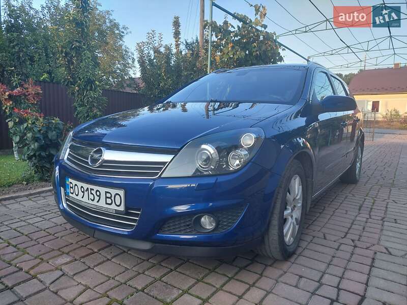 Универсал Opel Astra 2009 в Бучаче