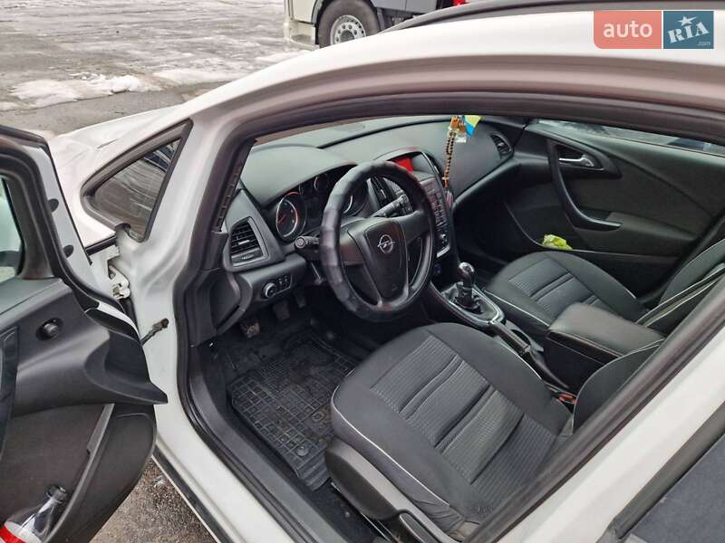Універсал Opel Astra 2011 в Хмельницькому
