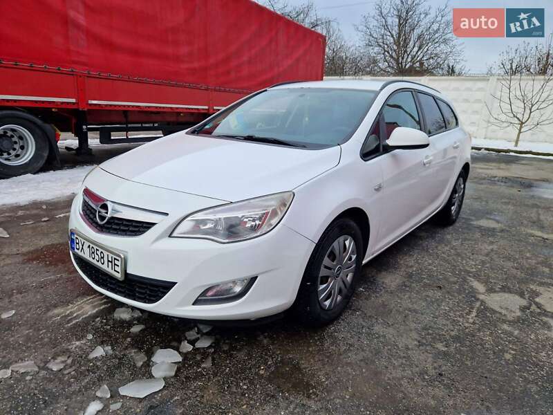Універсал Opel Astra 2011 в Хмельницькому