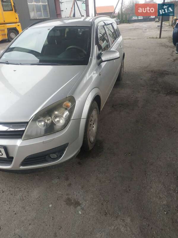 Универсал Opel Astra 2005 в Чернигове