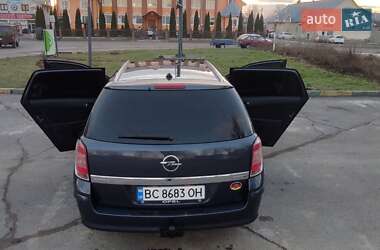 Универсал Opel Astra 2008 в Самборе