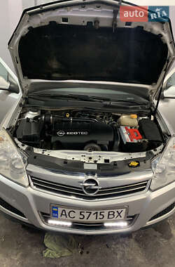 Універсал Opel Astra 2009 в Луцьку