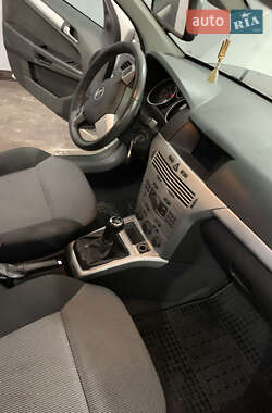 Універсал Opel Astra 2009 в Луцьку