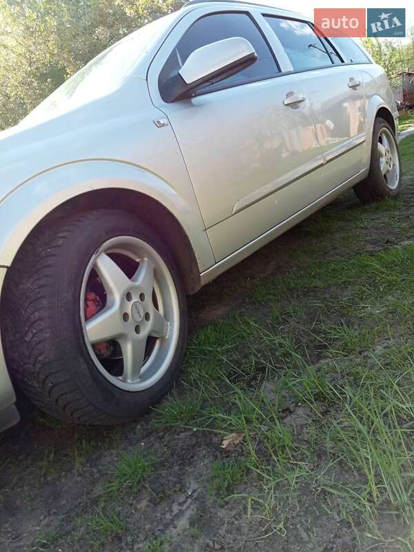 Универсал Opel Astra 2005 в Ровно