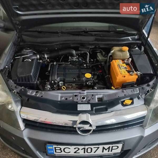 Хэтчбек Opel Astra 2006 в Дрогобыче