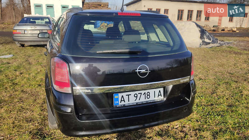 Универсал Opel Astra 2006 в Рогатине