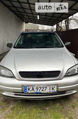 Седан Opel Astra 2005 в Турійську