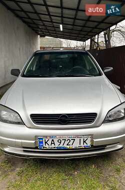 Седан Opel Astra 2005 в 