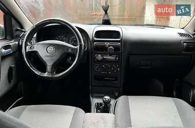 Седан Opel Astra 2005 в 
