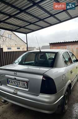 Седан Opel Astra 2005 в 