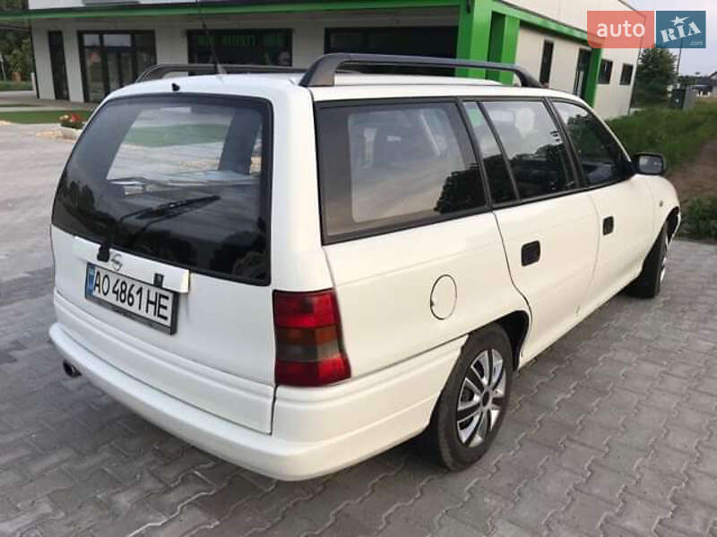 Універсал Opel Astra 1997 в Береговому