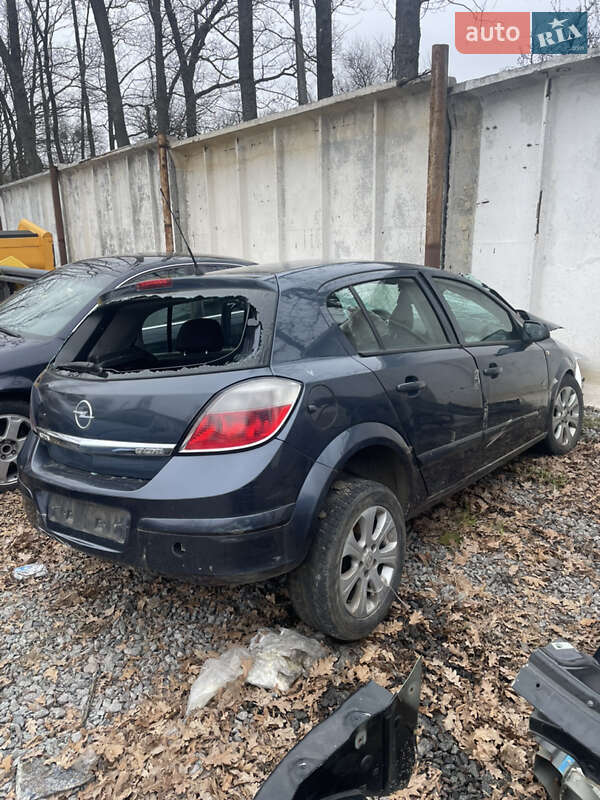 Хэтчбек Opel Astra 2007 в Умани