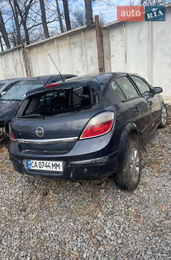 Хэтчбек Opel Astra 2007 в Умани