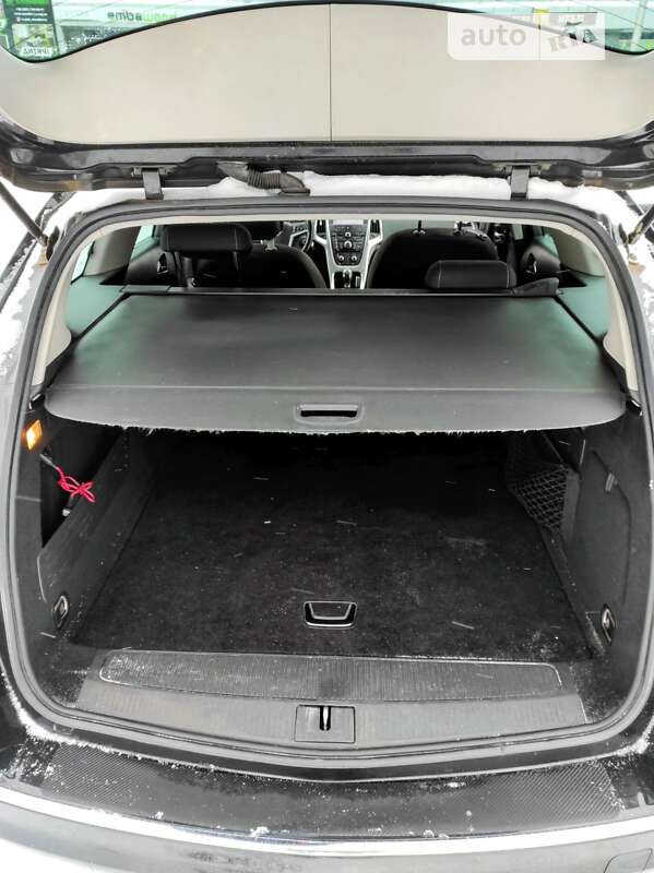 Універсал Opel Astra 2013 в Полтаві