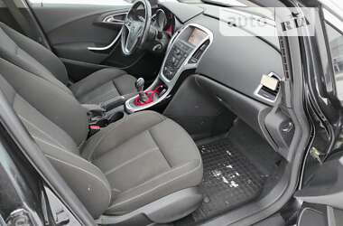 Універсал Opel Astra 2013 в Полтаві