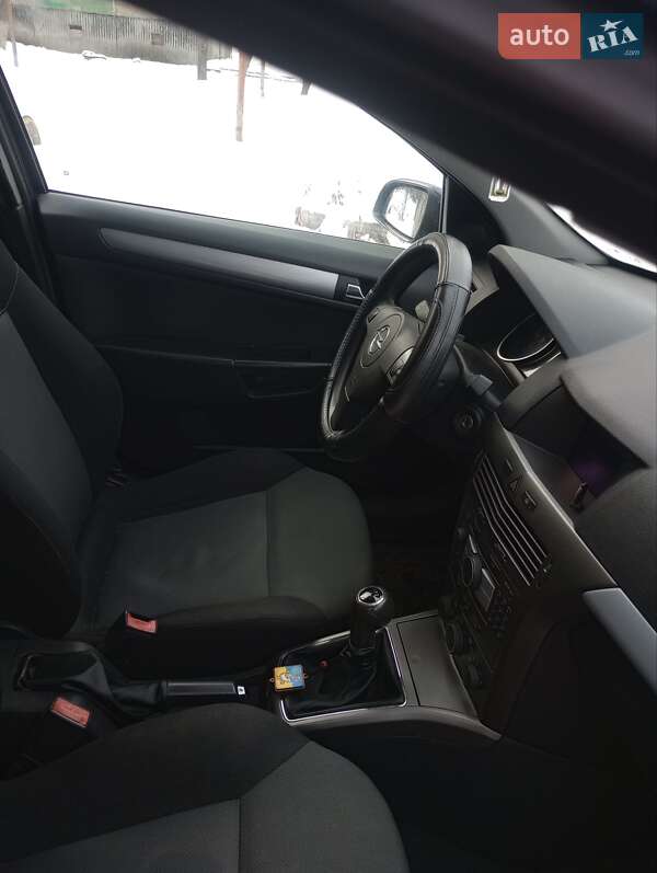 Универсал Opel Astra 2006 в Белой Церкви