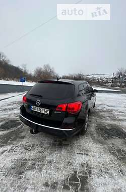 Универсал Opel Astra 2013 в Воловце