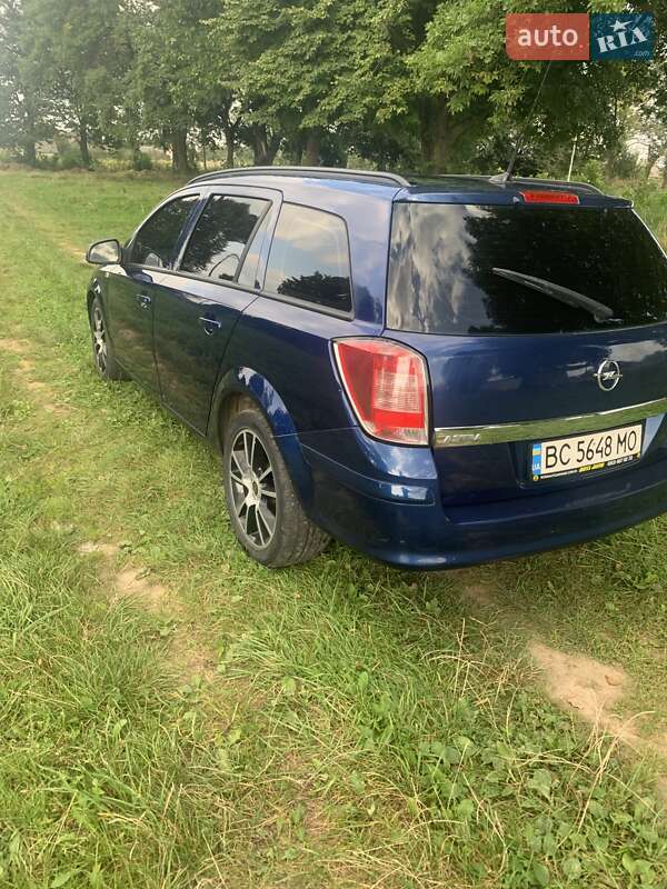 Универсал Opel Astra 2009 в Стрые