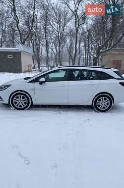 Универсал Opel Astra 2016 в Звенигородке
