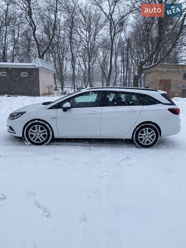 Универсал Opel Astra 2016 в Звенигородке