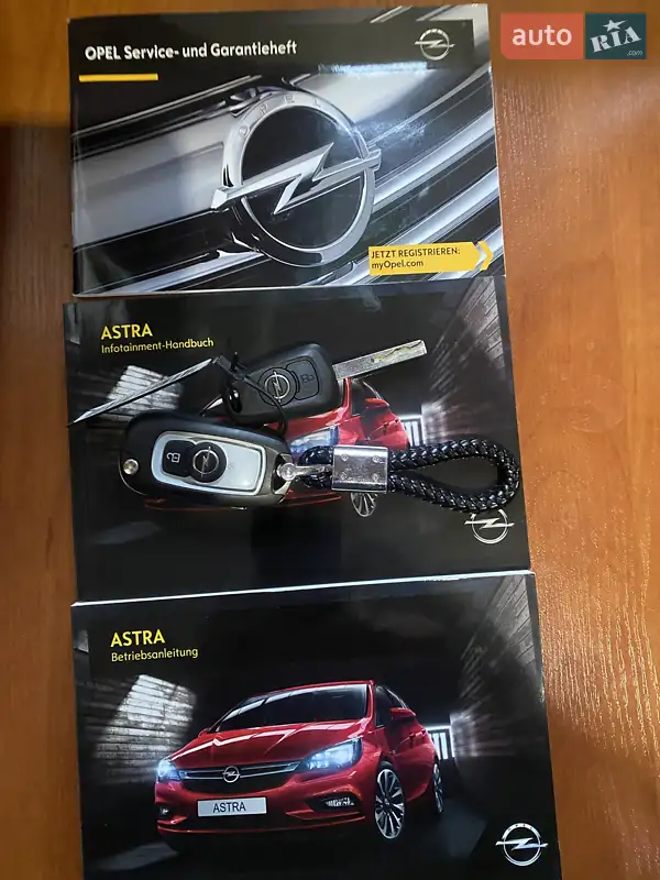 Универсал Opel Astra 2016 в Звенигородке документ