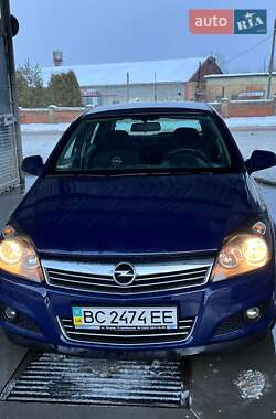 Opel Astra 2013