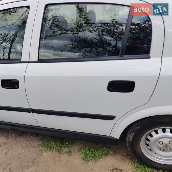 Хэтчбек Opel Astra 1998 в Раздельной