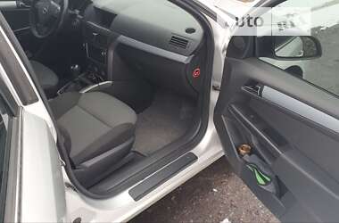 Универсал Opel Astra 2005 в 