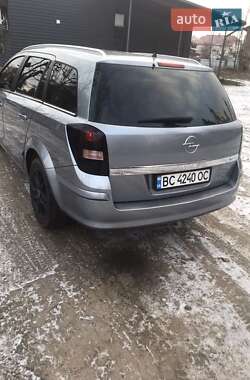 Универсал Opel Astra 2008 в Долине