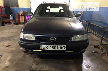 Универсал Opel Astra 1998 в Заречном