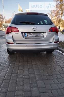 Универсал Opel Astra 2011 в Маньковке