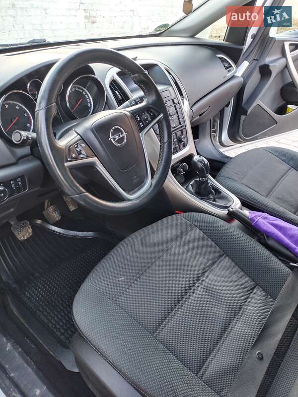 Универсал Opel Astra 2011 в Маньковке