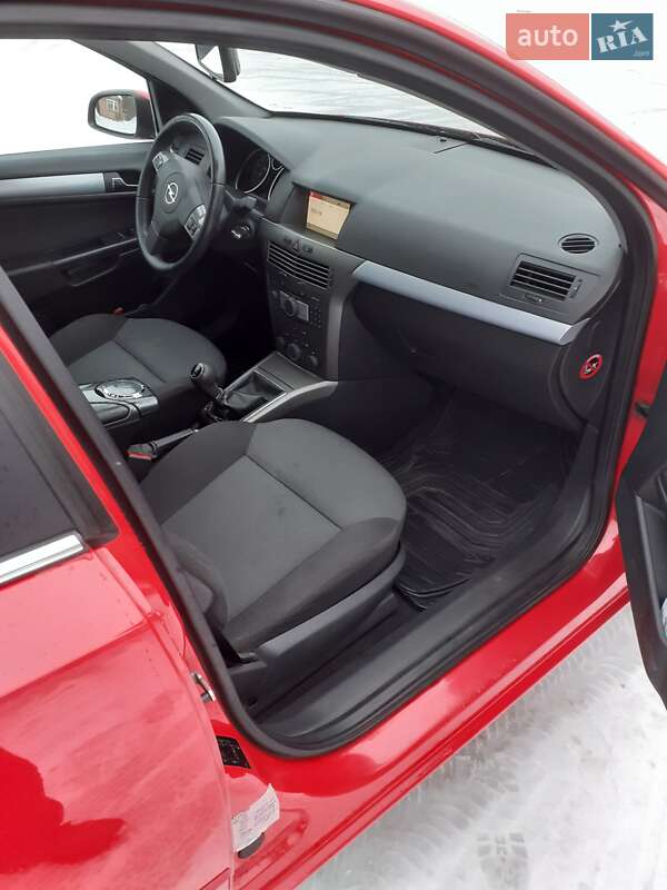 Универсал Opel Astra 2006 в Люботине