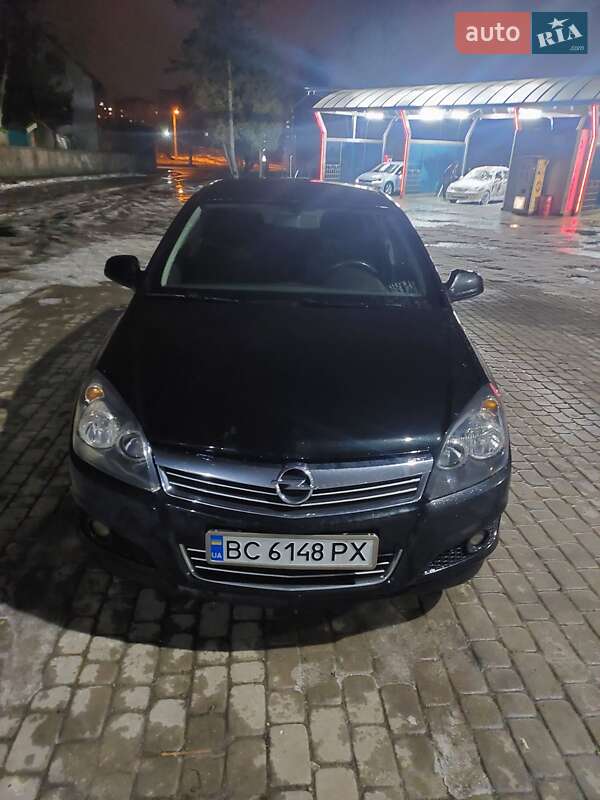Opel Astra 2013