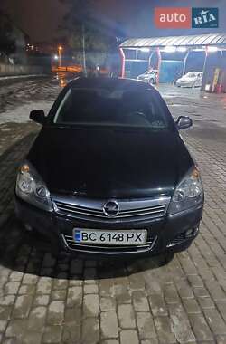 Opel Astra 2013