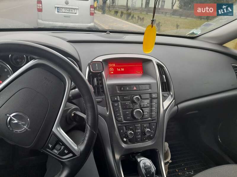 Хетчбек Opel Astra 2012 в Турці